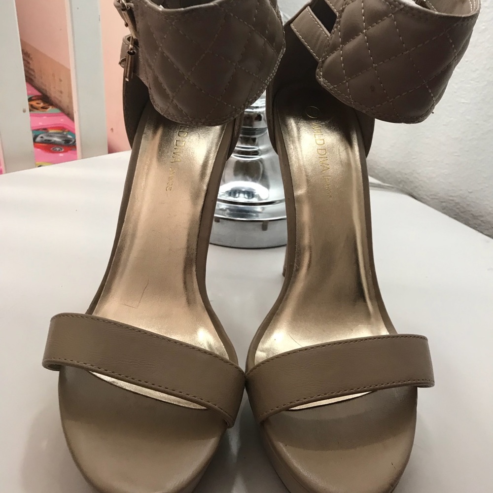 Shoes - Picture 4 of 4